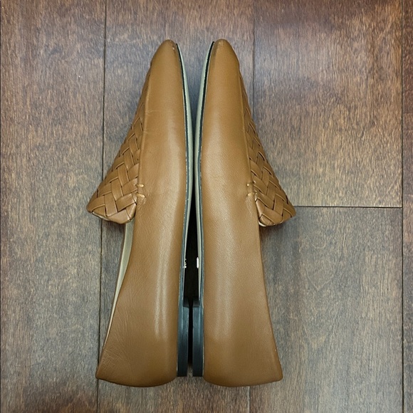 Banana Republic Women’s Woven Leather Soft Loafer in Caramel, Size 6 - Picture 4 of 16